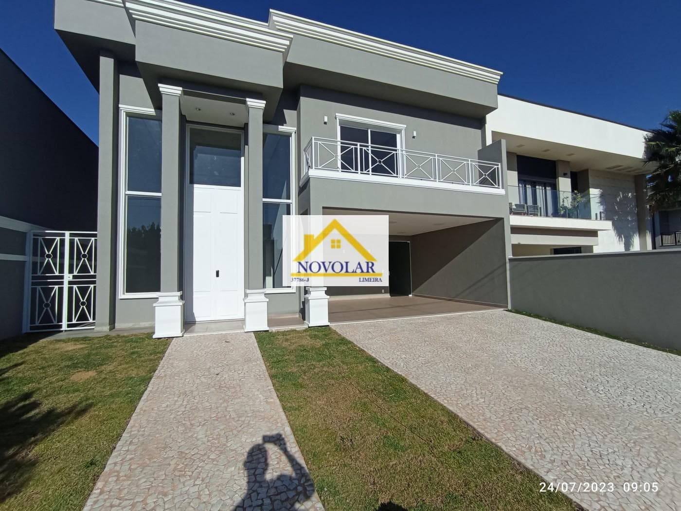 Casa em Condomínio Residencial Margarida de Holstein